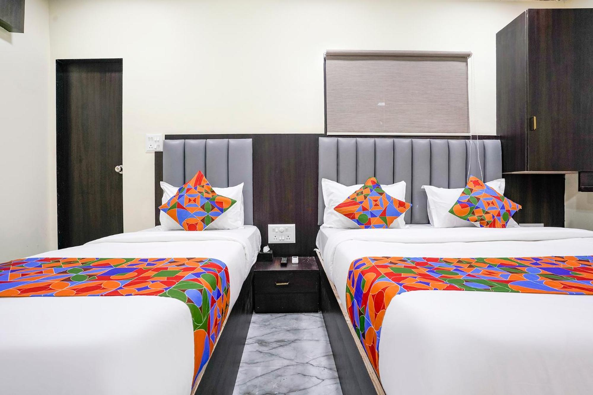 Fabexpress Gulshan Grand - Nr Gateway Of India Mumbai (Bombay)